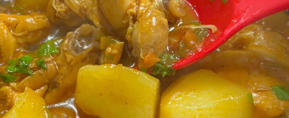 Sobrecoxa de Frango ao Molho com Batatas